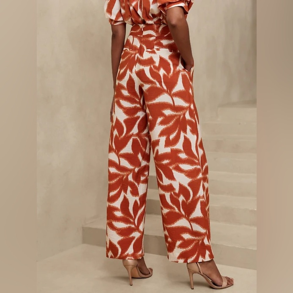 Banana Republic Pleated Wide Leg Leaf Print Pants